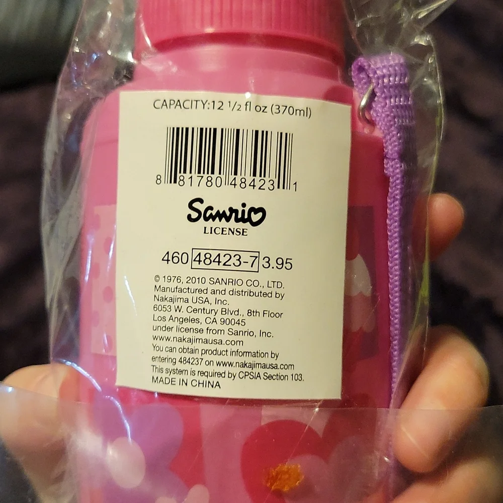 Hello kitty bottle - Picture 3 of 3